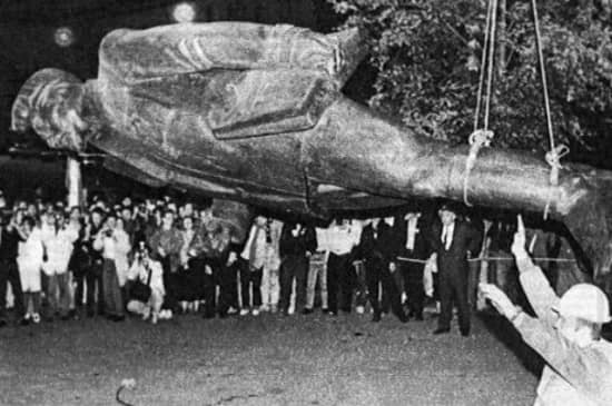 苏联为什么会解体(体制内的诸多矛盾没有妥善解决)