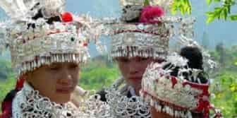 苗族人佩戴的银饰究竟是怎样加工出来的 苗族人佩戴的银饰究竟是怎样加工出来的