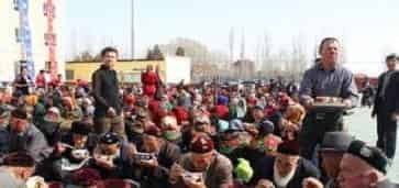 维吾尔族节日,维吾尔族人是怎样过肉孜节的 维吾尔族节日,维吾尔族人是怎样过肉孜节的