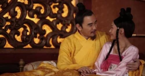 史上第一荒淫皇帝(后梁朱温让儿媳妇轮流侍寝)