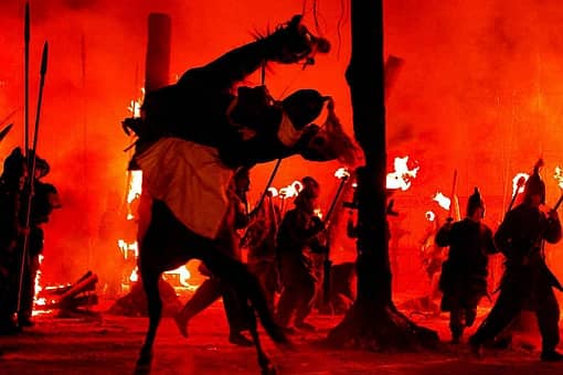 三国演义火烧连营的是谁(三国火烧连营故事梗概)