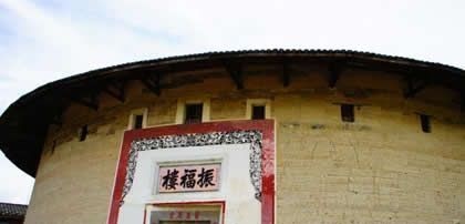 永定土楼代表作之一南溪土楼群